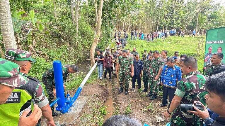 Inovasi Pompa Hidram Karya Siswa SMK Santana Cibatu Dipuji Bupati Garut